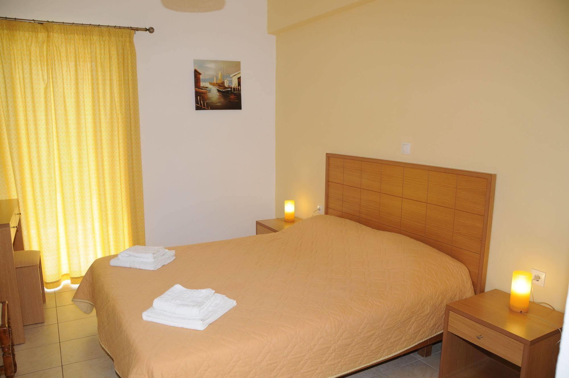 Manolis Apartments Malia Eksteriør bilde